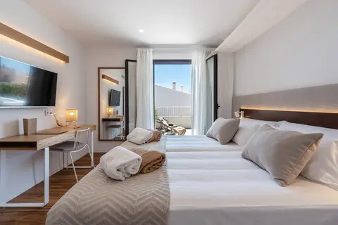 Hotel Ynaira in Ariany — foto 25