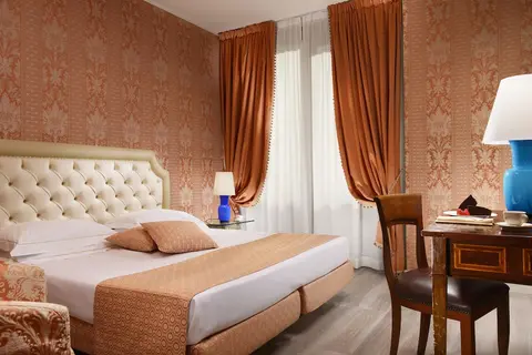 Pierre Milano in Milaan — foto 27