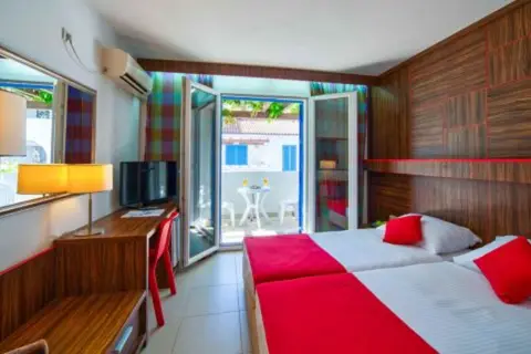 Slovenska Plaža Resort in Budva — foto 30