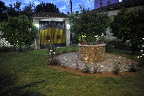 Rose Garden Hotel in Shkodra — foto 26