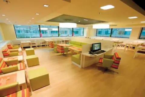harry's home Wien Millennium Tower in Wenen — foto 20