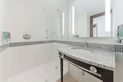 Hampton by Hilton London Waterloo in Londen — foto 27