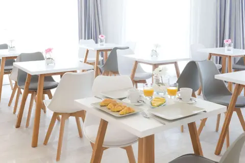 Hotel Defkalion in Πέτρα — foto 7