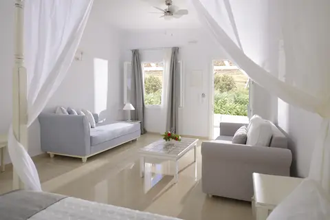 Kamari Hotel in Πλατύς Γιαλός — foto 30