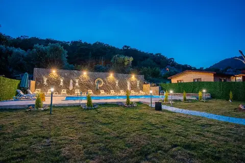 Karaoz Sapphire Bungalows in Kumluca — foto 18