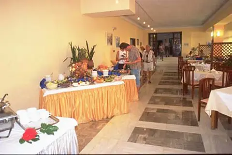 May Beach Hotel in Rethimnon — foto 16