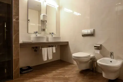 Sky Hotel in Tirana — foto 19