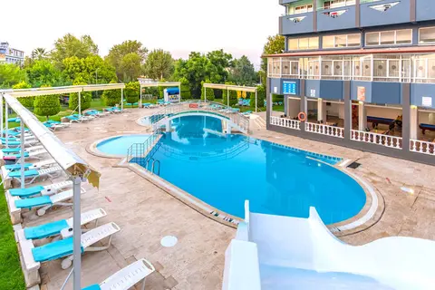 Green Gold Hotel in Kuşadası — foto 2