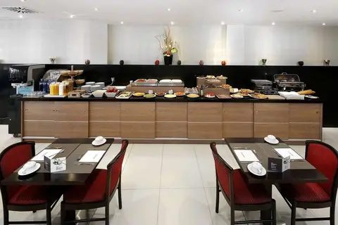 Hotel Lugano Barcelona in Barcelona — foto 16