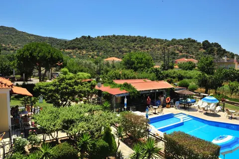 Christina's Gardens in Skoutaros — foto 4