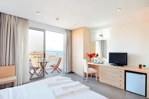 Blue Lagoon Kosher Hotel in Paphos — foto 9
