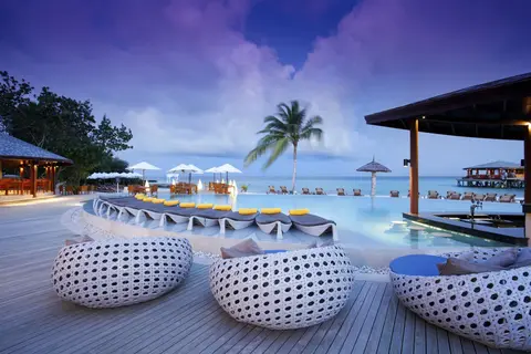 Centara Ras Fushi Resort & Spa Maldives in Giraavaru Falhu — foto 6