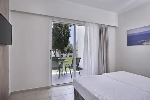 Miraluna Beach Resort in Κιοτάρι — foto 11