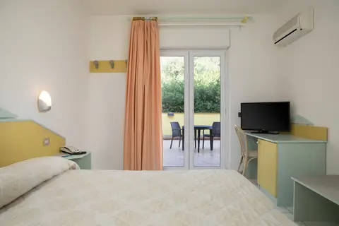 Lu' Hotel Porto Pino in Sant'anna Arresi — foto 15