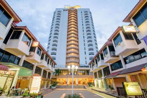 Golden Beach Cha-am Hotel in ชะอำ — foto 17