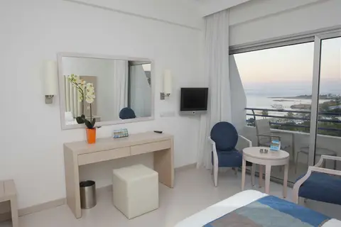 Vrissiana Beach Hotel in Παραλίμνι — foto 3