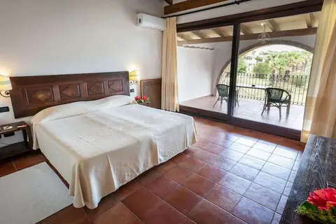 Hotel Costa dei Fiori in Pula, foto 11