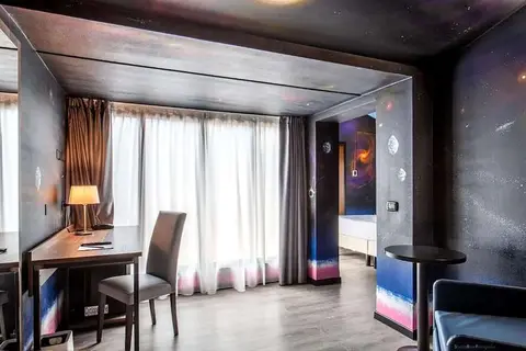 Muraless Art Hotel in Castel d'Azzano — foto 10