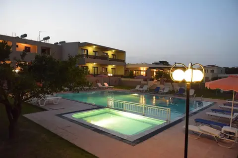 Santa Helena in Ιαλυσός — foto 20