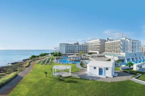 Pernera Beach Hotel in Παραλίμνι — foto 25