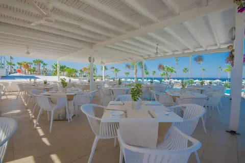 Marlita Hotel Apartments in Παραλίμνι — foto 29