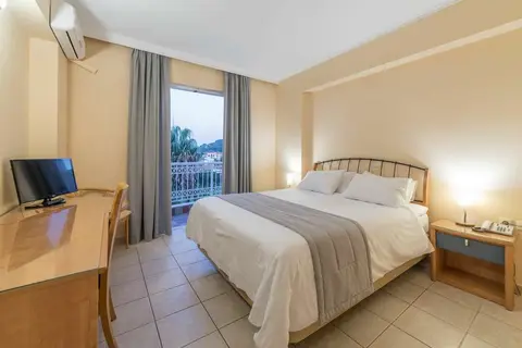 Xenos Kamara Beach in Zakynthos Municipal Unit, foto 4