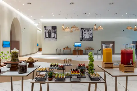Erth Abu Dhabi in Abu Dhabi — foto 13