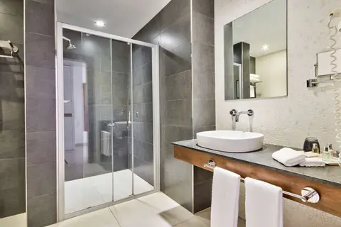 The George Urban Boutique Hotel in San Ġiljan — foto 20