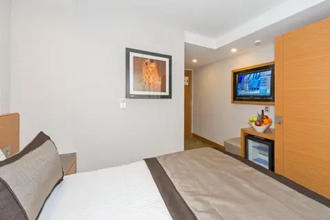 Bisetun Hotel in Fatih — foto 6