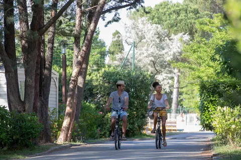 Camping Le Plein Air Des Chenes foto 9