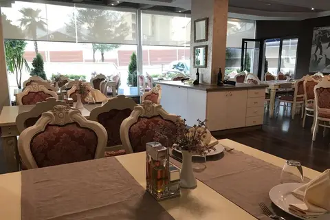 Hotel Deluxe in Tirana — foto 3