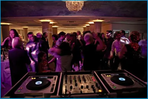 Poseidonia Beach Hotel in Limassol — foto 16