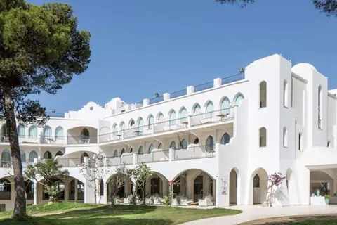 Falkensteiner Resort Capo Boi in Villasimius, foto 2