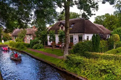 Giethoorn Old Art Hotel in Giethoorn — foto 22