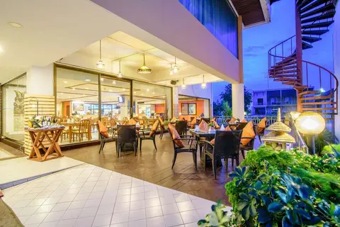 Golden Beach Cha-am Hotel in ชะอำ — foto 8