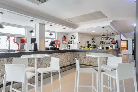 Hotel Vibra San Remo in Sant Josep de sa Talaia — foto 5