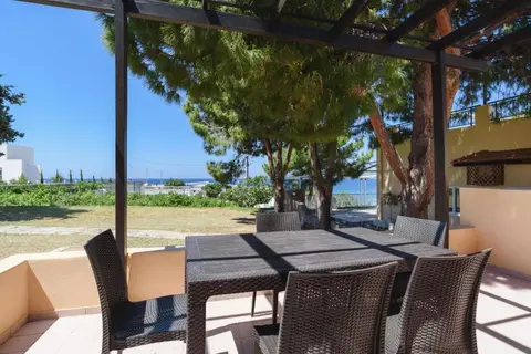 Matina Pefkos ApartHotel in Πεύκοι