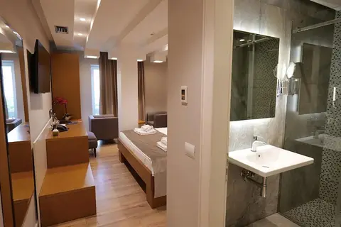 Queen Hotel Tirana in Tirana — foto 26