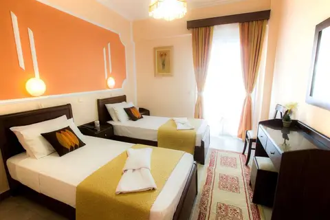 Sirena Beach Hotel in Γουβιά — foto 3