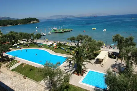 Elea Beach in Δασσιά — foto 22