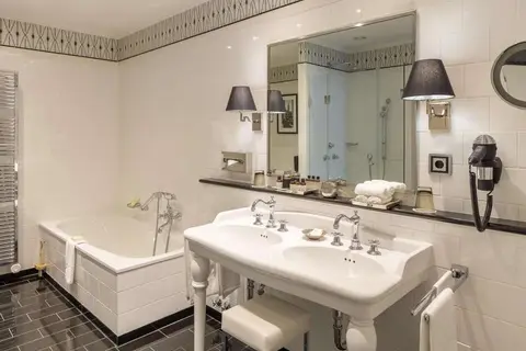 Fairmont Hotel Vier Jahreszeiten Hamburg in Hamburg — foto 7