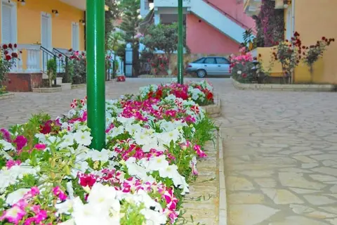 Lemon Grove Beach Hotel in Δημοτική Ενότητα Λευκιμμαίων — foto 18
