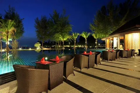Apsara Beachfront Resort & Villa in คึกคัก — foto 17