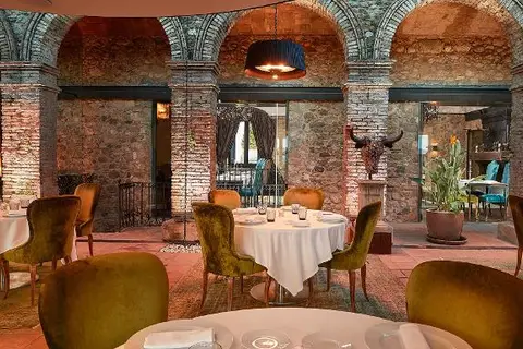 Castell d'Emporda in Barcelona — foto 16