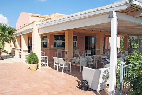 Astra Village Hotel & Spa in Σβορωνάτα — foto 13