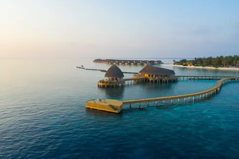 Emerald Faarufushi Resort & Spa in Rah Gili Maldives — foto 3