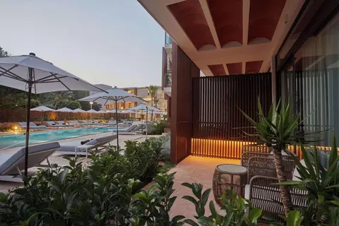 Cala San Miguel Ibiza Resort, Curio by Hilton - adults only in Sant Joan de Labritja — foto 26