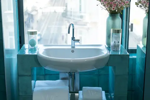 WC Beautique Hotel Lisboa in Almada — foto 22