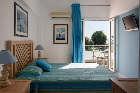Alesahne Beach Hotel in Thira Municipal Unit — foto 18