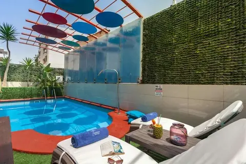 Tropical Hotel in Δήμος Αλίμου